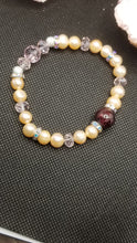 Load image into Gallery viewer, Garnet and Fresh water Pearls Bracelet
